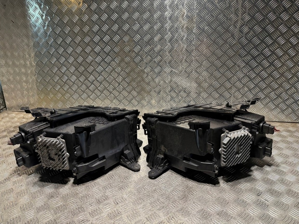 Фара передняя правая передок  правый  jeep cherokee wl 22- p68606240ab Цена