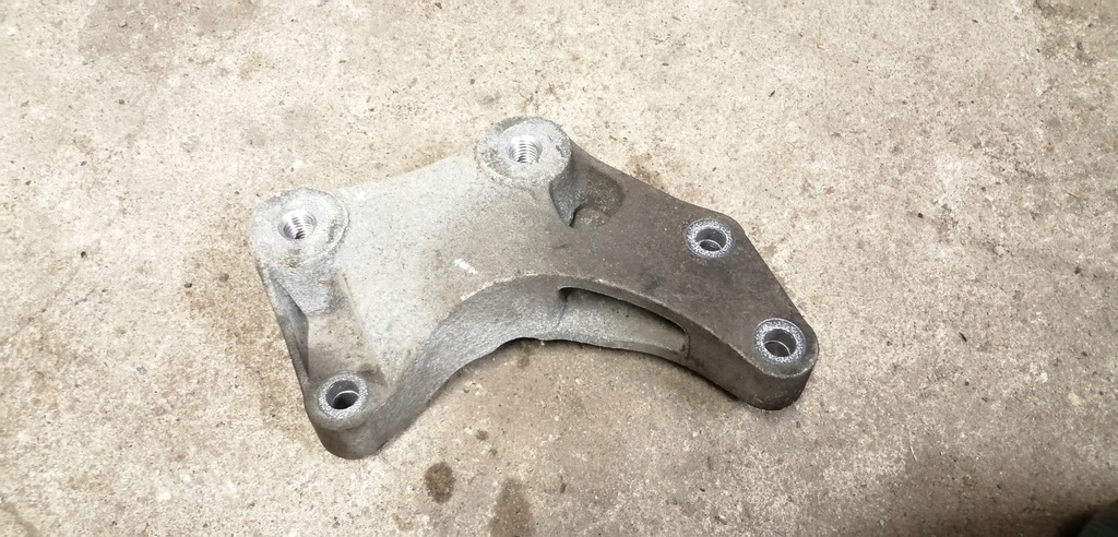 фото №1, Opel adam 1.4 b кронштейн двигуна 13185906