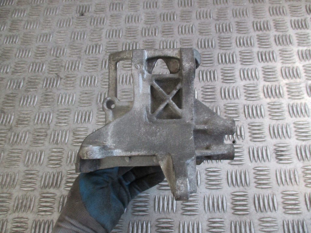 фото №6, Кронштейн компрессора кондиционер forester ii 02-06 2.0 b