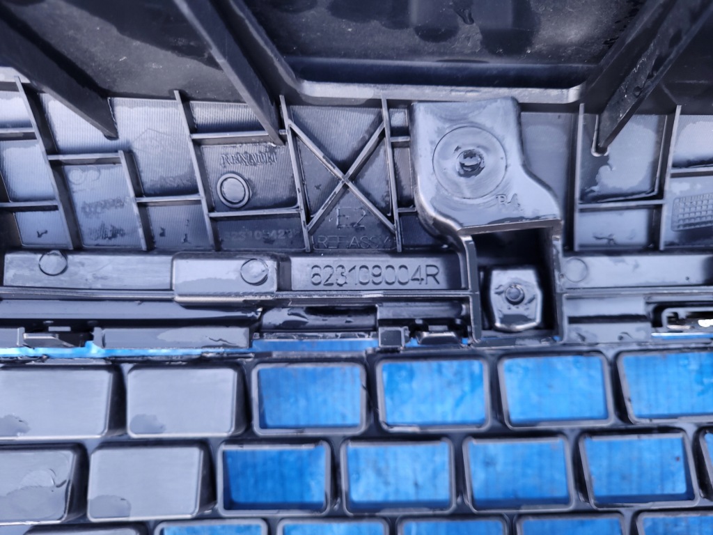 Renault trafic iii | решётка радиатора решётка радиатора хром бампера перед lift 623109004r с Разборки