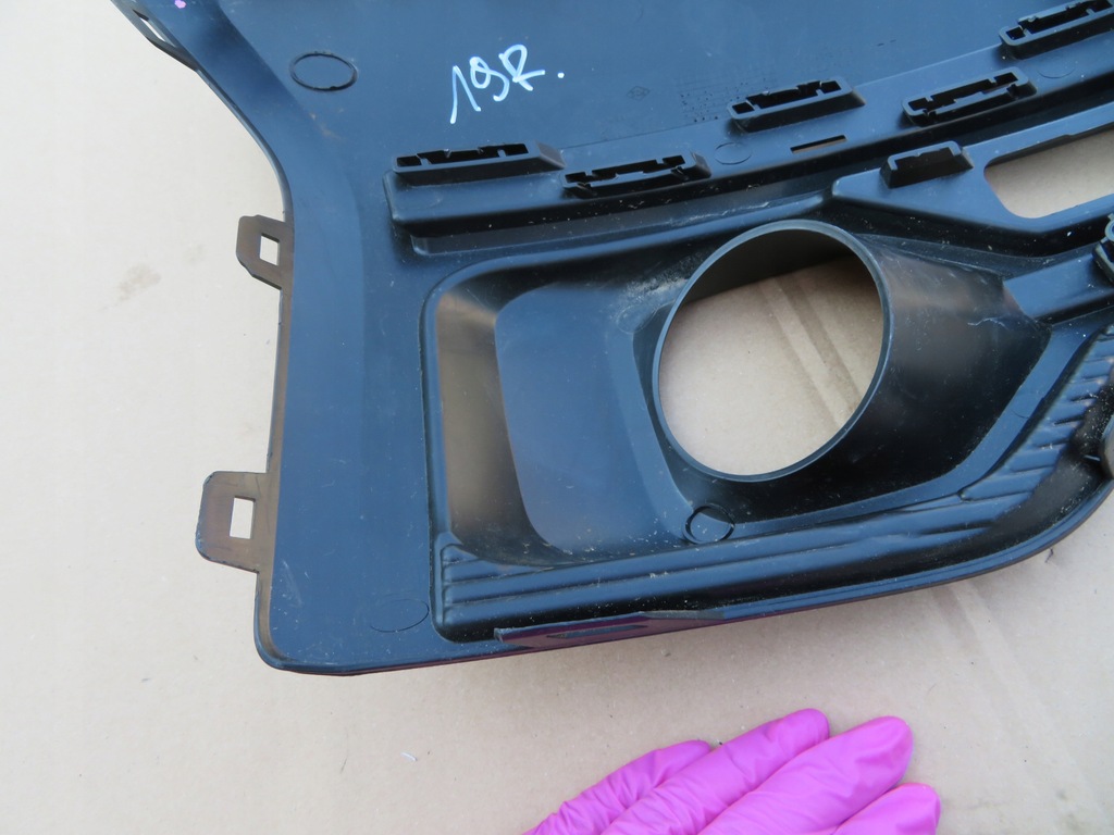 фото №12, Sandero iii 20- stepway левая решётка бампера перед