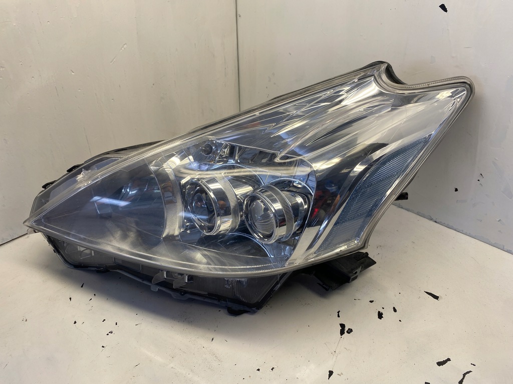 фото №2, Toyota prius plus + лампа левый перед full led