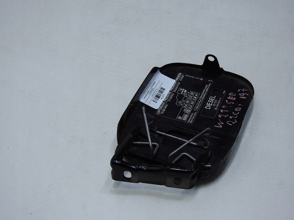 фото №6, Кришка заливної пального 197 mercedes w211