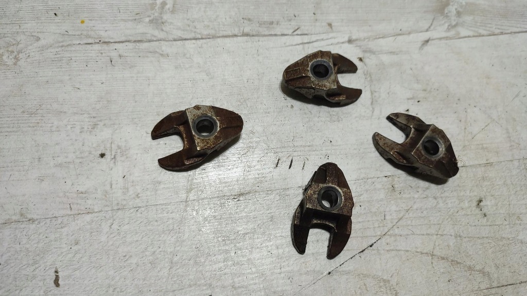 фото №1, Крепление кронштейн впрыска citroen c4 cactus lift