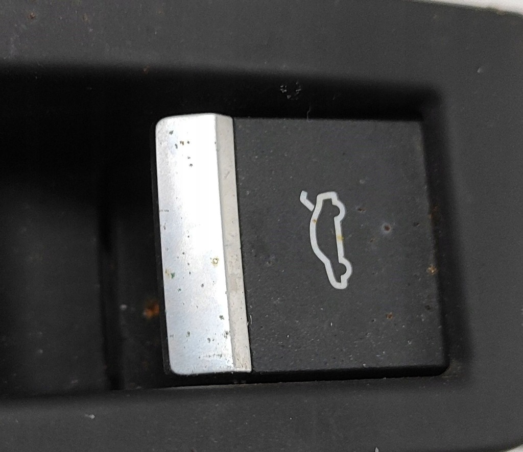 фото №9, Audi q8 2021 кнопка відкривання кришки багажника