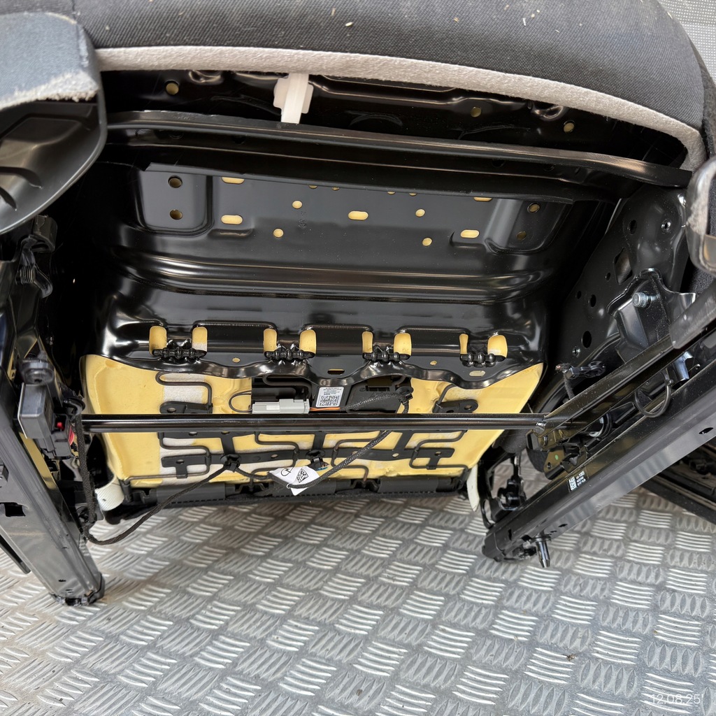 фото №4, Сидіння напівшкіра заднє сидіння комплект opel crossland x lift 2022 rok