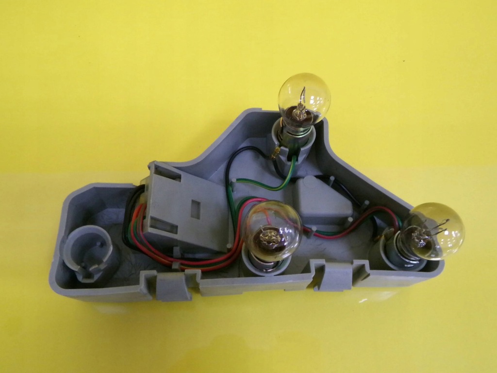 фото №1, Вкладиш лампи правий задня mazda 121 22061364 nr558