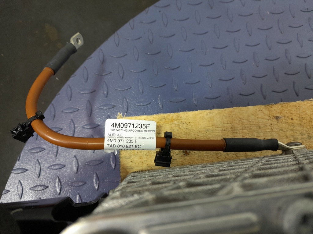 фото №14, Audi q7 ii 4m tfsi 3.0 аккумулятор аккумулятор 48ah 17970 wh 4m0915099c