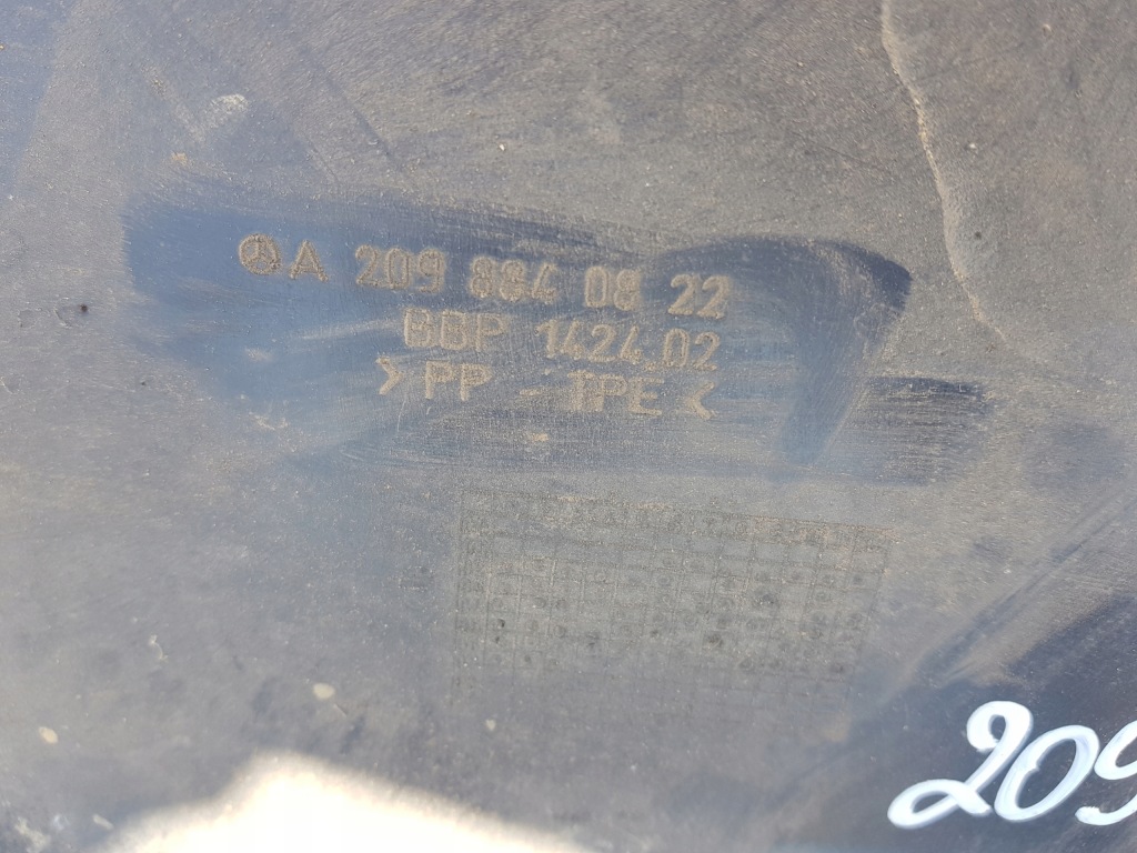 Підкрилок правий перед mercedes clk w209 2098840622 2098840822 2098840422 Ціна