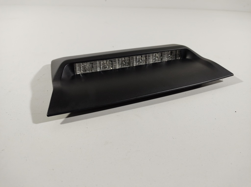 фото №9, Lexus is300h 13r свет стоп-сигнал