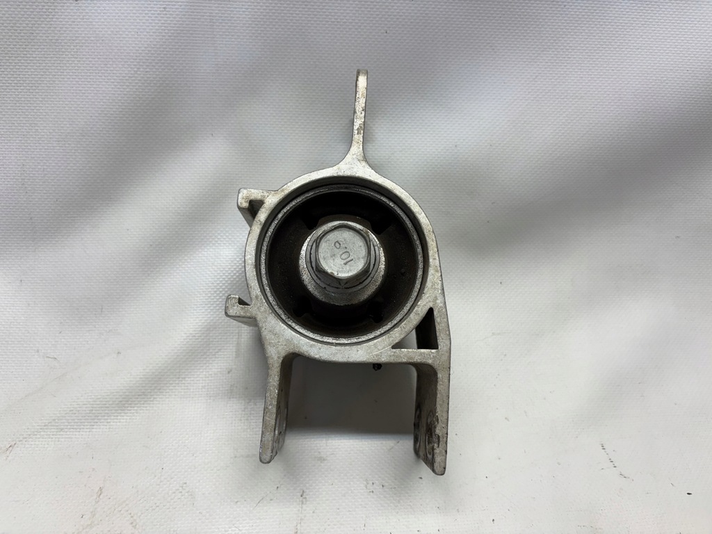 фото №9, Mercedes cla задняя втулка передний рычага