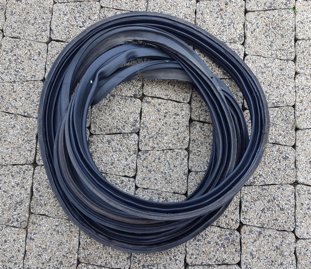 фото №6, Kia sportage 3 iii прокладка задняя крышки багажника oryg