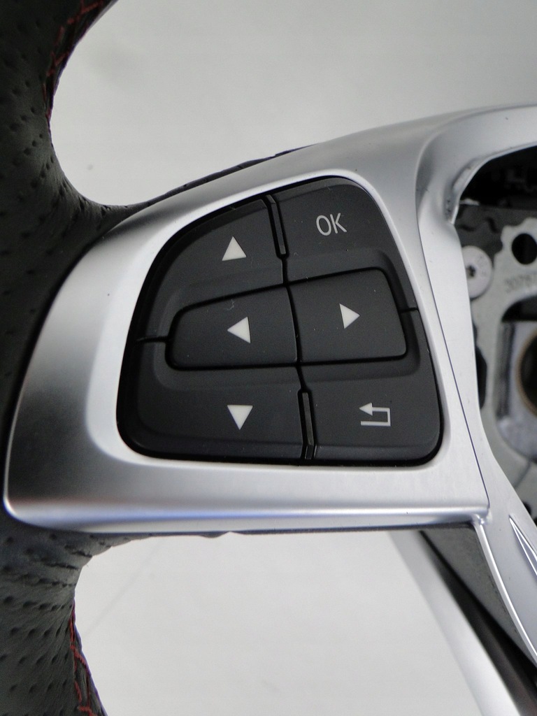 фото №7, Mercedes gla 156 x156 воздуховод czerw nić amg