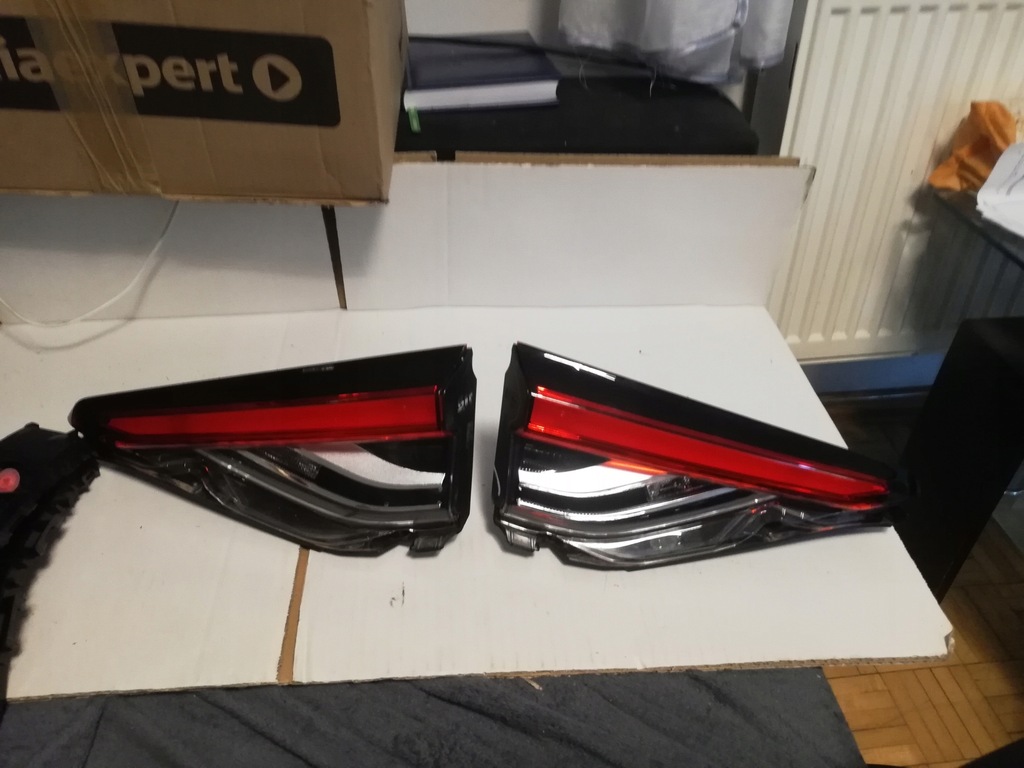 фото №1, Toyota corolla e21 sedan лампа задняя правая w крышка