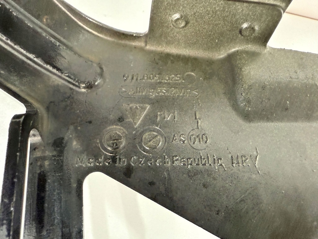 фото №16, Porsche taycan 9j1 крыло левый перед передний b хороший идеальное состояние !!