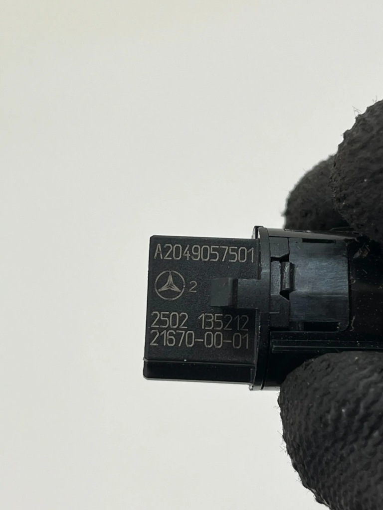 Датчик сонце mercedes-benz sl r231 2049057501 30710819 4.7l 324kw 2013 Ціна