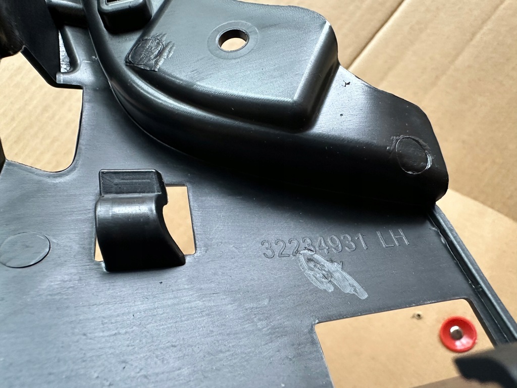 фото №12, Кронштейн кронштейн бампера перед правий volvo xc60 2018- оригінальний номер 32234932