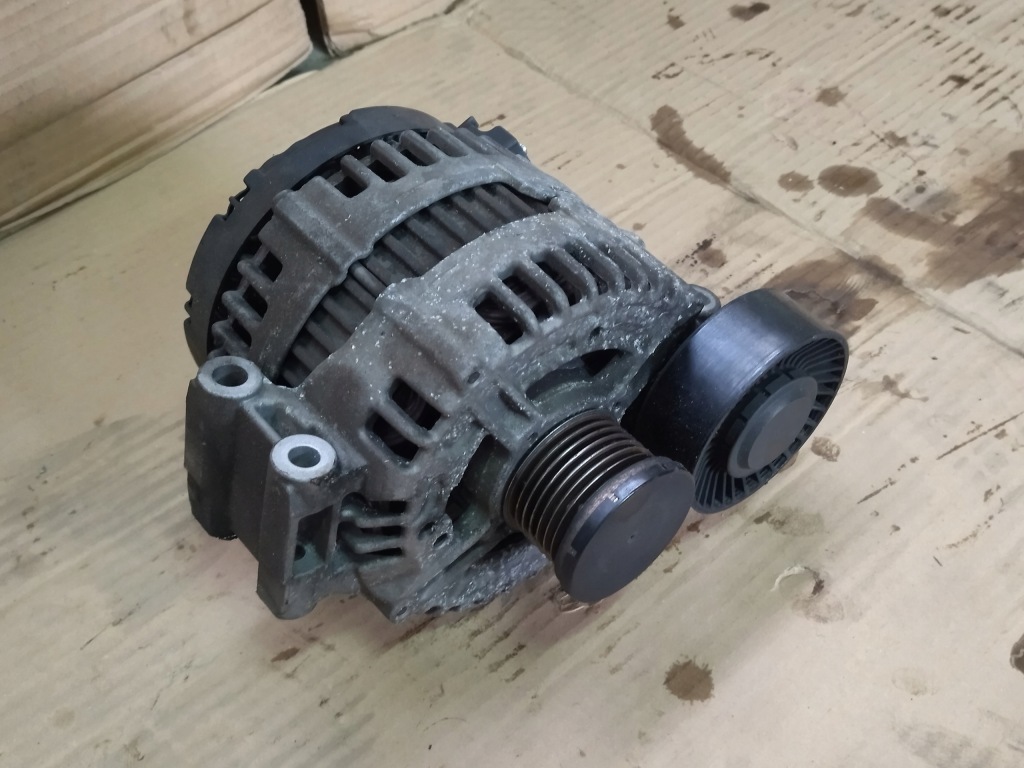 Купити Генератор bmw 2.0 n43b20aa - 0121715017
