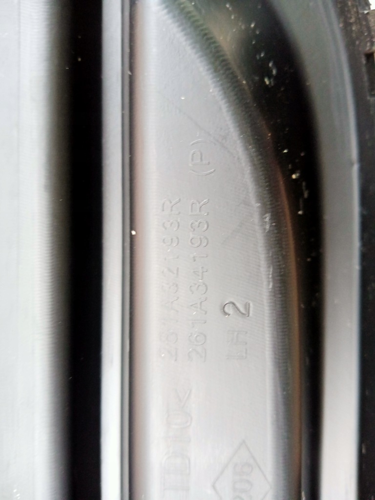 фото №6, Renault megane iii lift левая lub правая решётка бампера перед