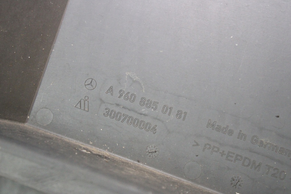 фото №8, Mercedes actros mp4 11-19 бампер перед середина оригинал белый lowdeck