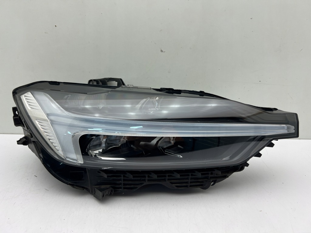 фото №1, Volvo xc60 ii lift лампа передняя правая full led система 2021-