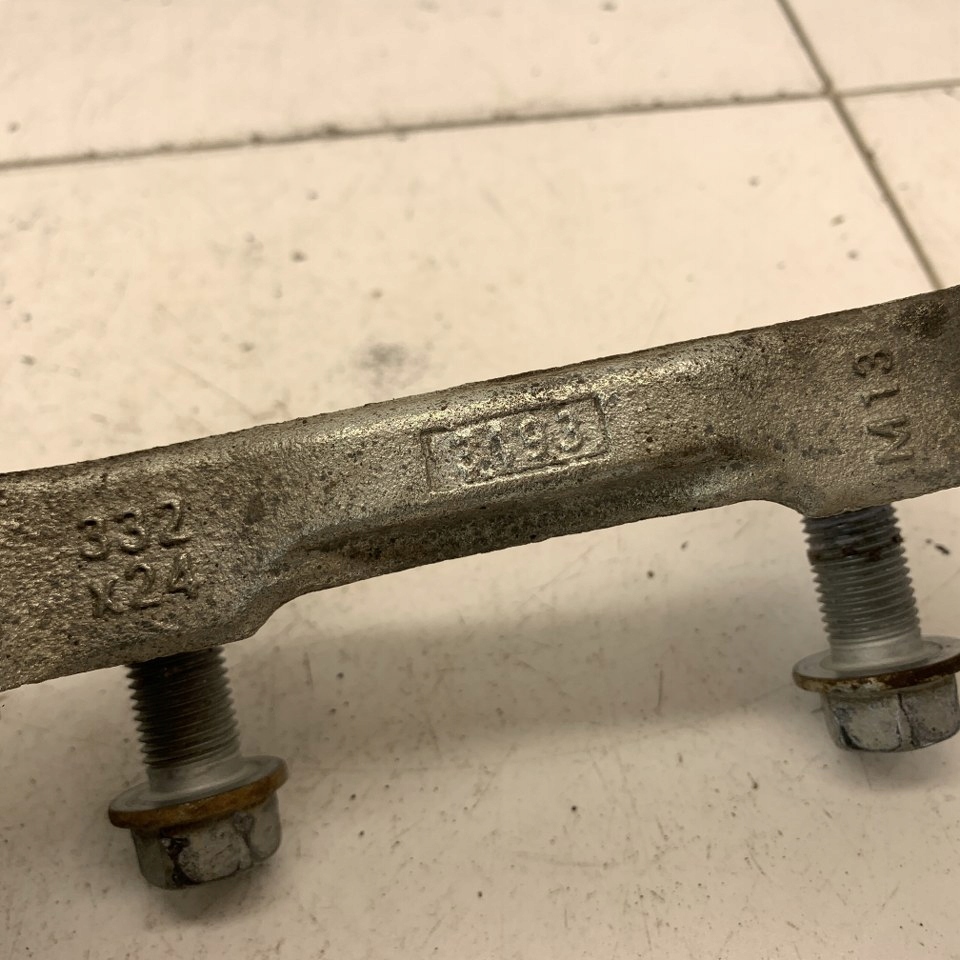 Скоба гальмівні задній праве оригінал vw amarok 2 ford ranger vi 23r Оригінал