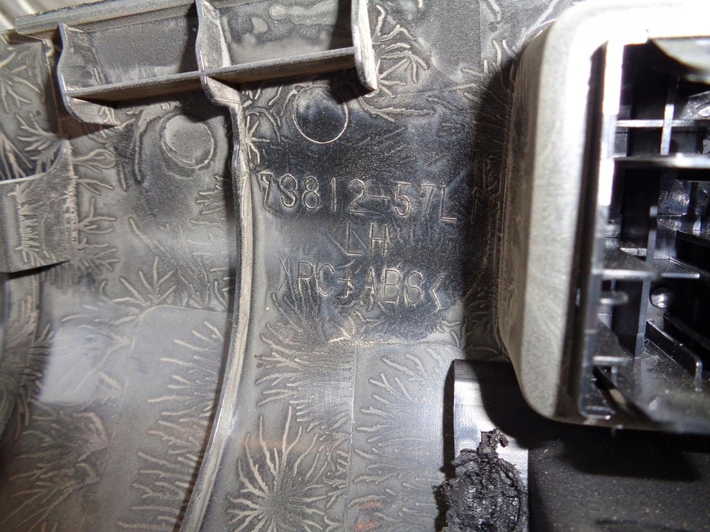 фото №5, Корпус консолі панелі ліва suzuki kizashi 09-