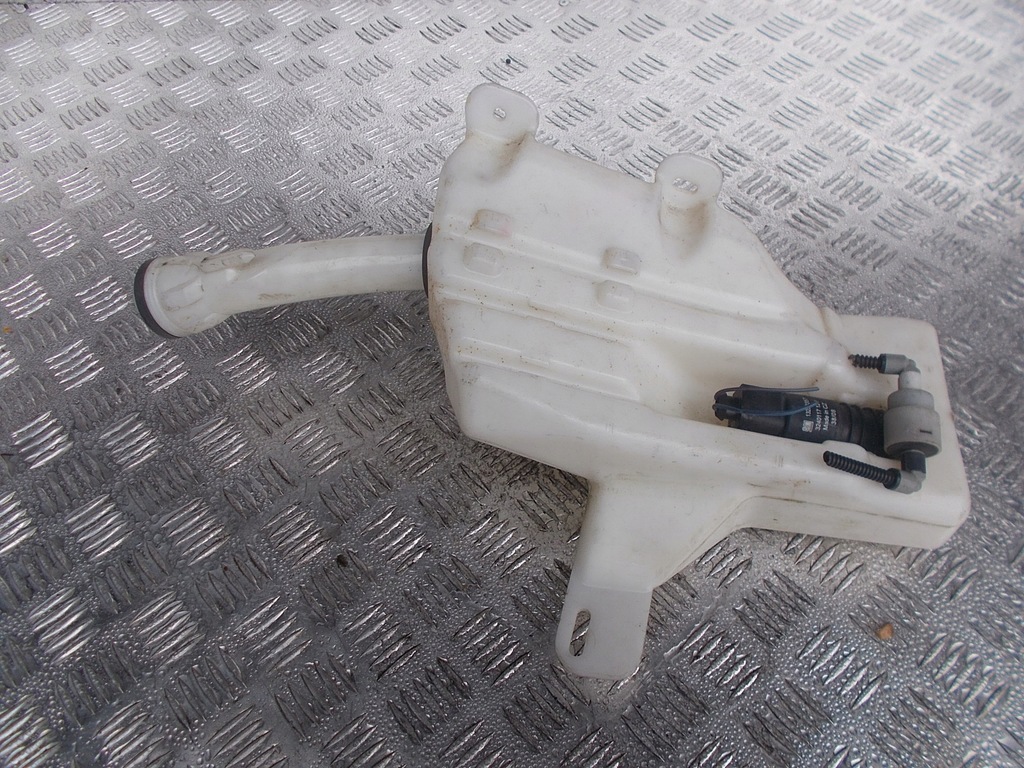 фото №1, Opel insignia a бак омывателя