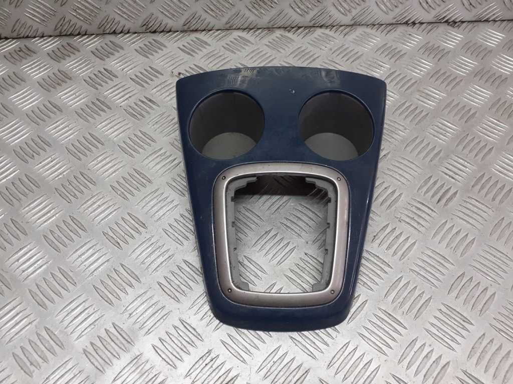 фото №1, Рамка чохол важеля перемикання передач перемикання передач mazda 2 dy