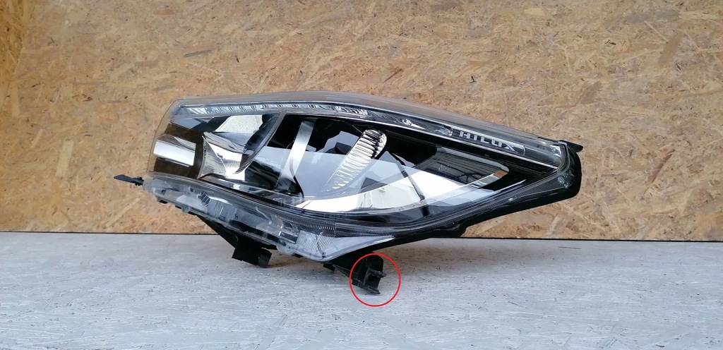 фото №8, Toyota hilux an120, an130 2016 левая сторона лампы передние