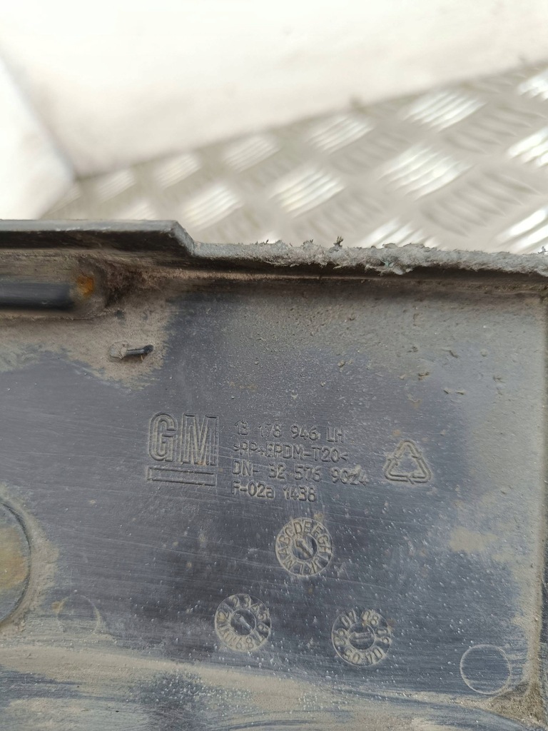 фото №8, Opel signum 2006 бризковики задні