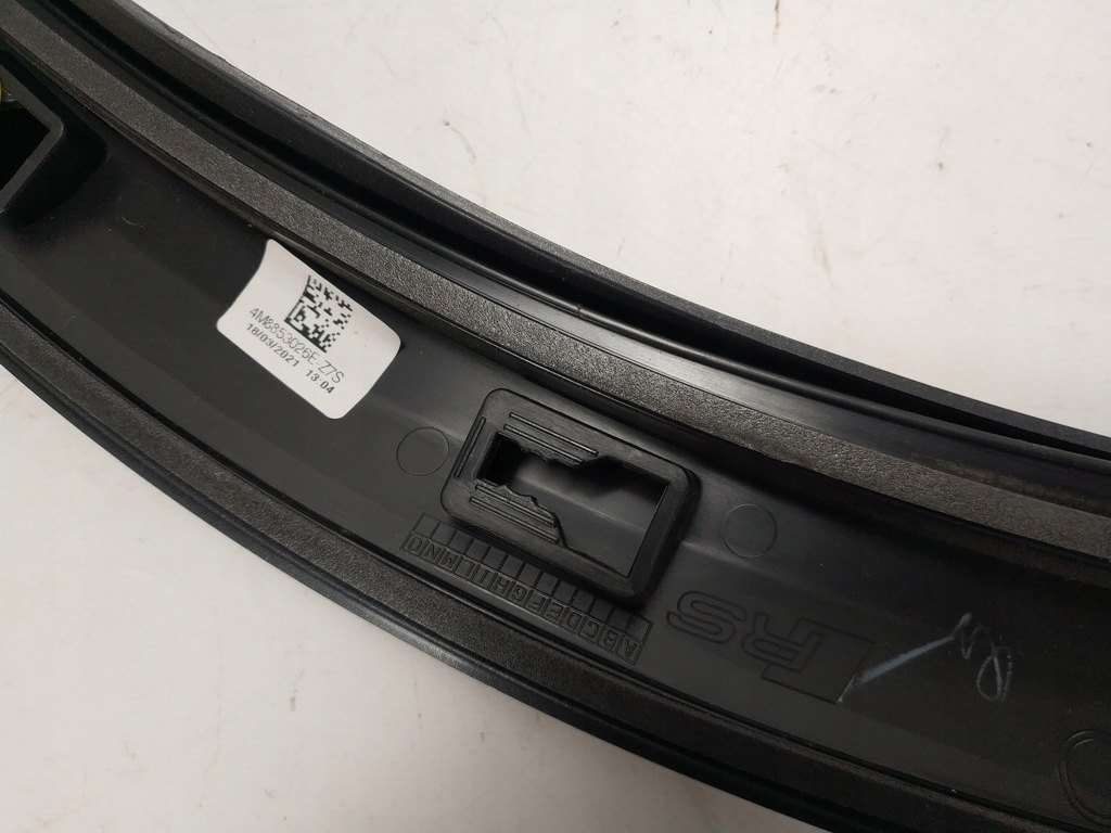 фото №7, Audi rsq8 s-line q8 4m8 молдинг крила перед передня права 4m8853026e