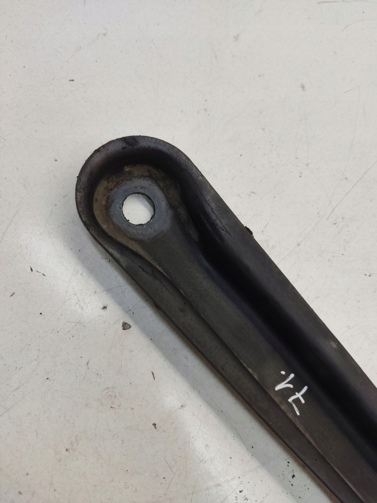 фото №5, Bmw 7 e32 1993 кронштейн глушителя