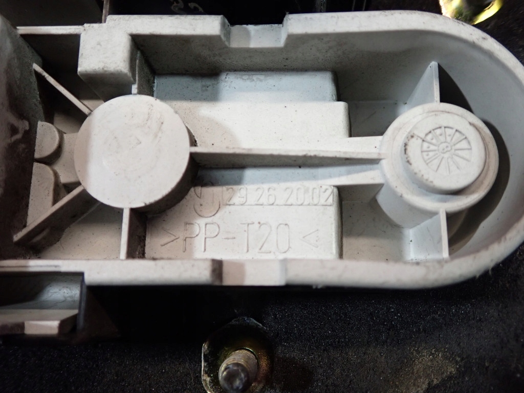 фото №8, Volvo v40 i kombi 96-00 лампа задняя левая с крыла 30801924