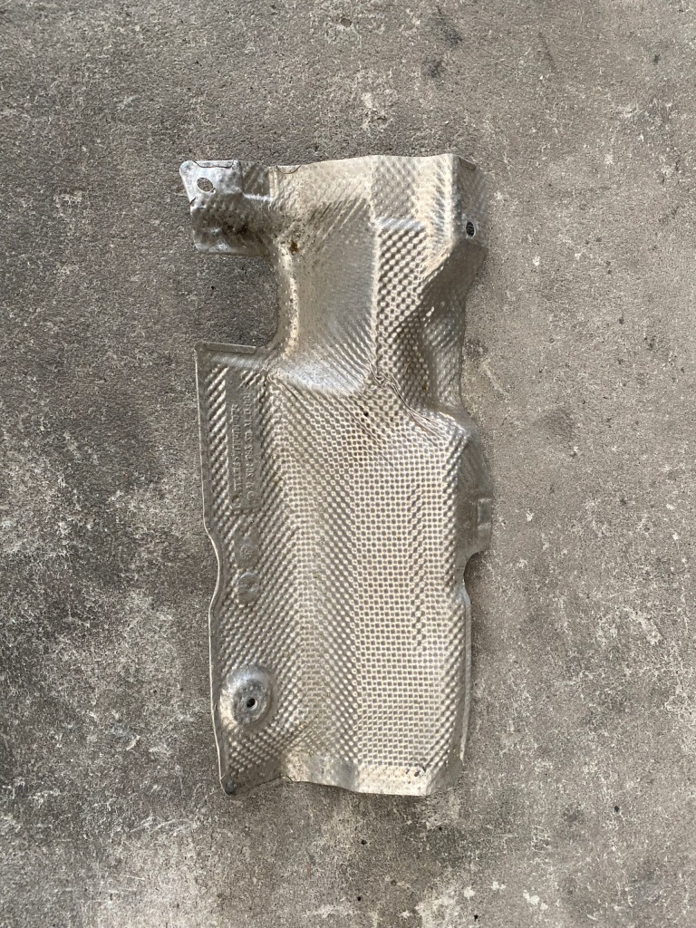 фото №1, Mercedes w217 защита тепловая a2046822601