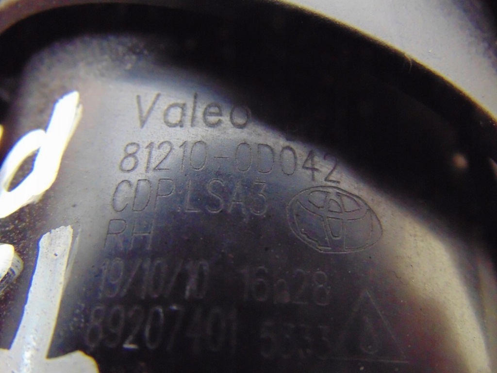 фото №9, Протитуманна фара правий toyota avensis t27 81210-0d042- europa