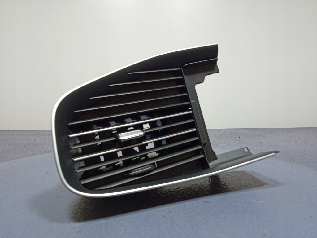 фото №6, Mercedes gls x167 решётка обдув консоли панели левая a1678301300