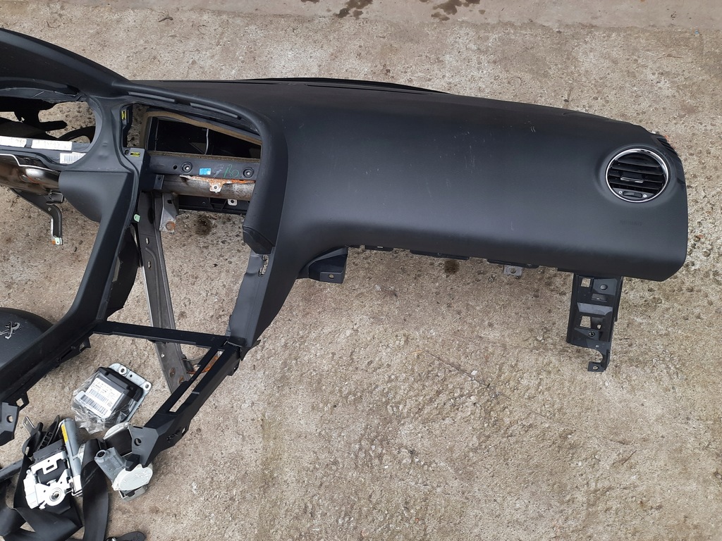 фото №5, Peugeot 3008 приборная панель приборная панель консоль ремни подушки безопасности