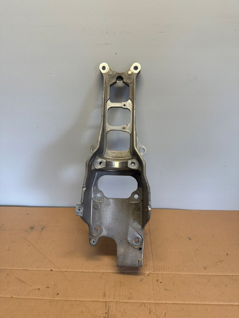 Купити Кронштейн підвіска кабіни scania rs 2323742