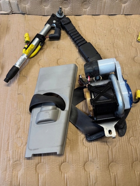 фото №1, Honda accord viii pas передний правый перед натяжитель радар cmbs 08-12 anglik