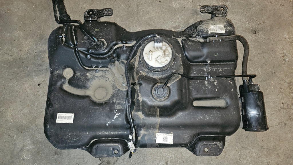 Купити Бак пального насос renault twingo 3 0.9turbo