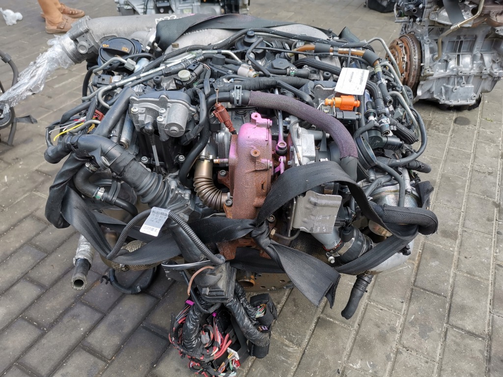 Двигун комплектний  audi a4 b8 a5 8t q7 3.0 tdi ccw Зі Шроту