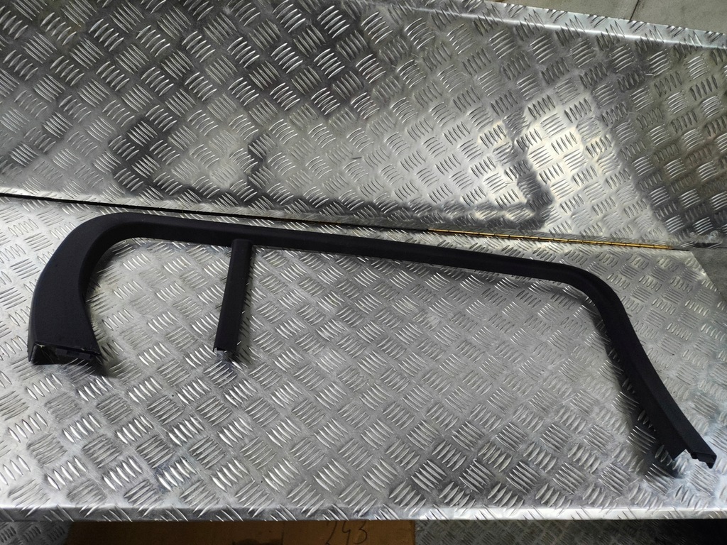 фото №1, Kia stinger прокладка двері ліва задня накладка