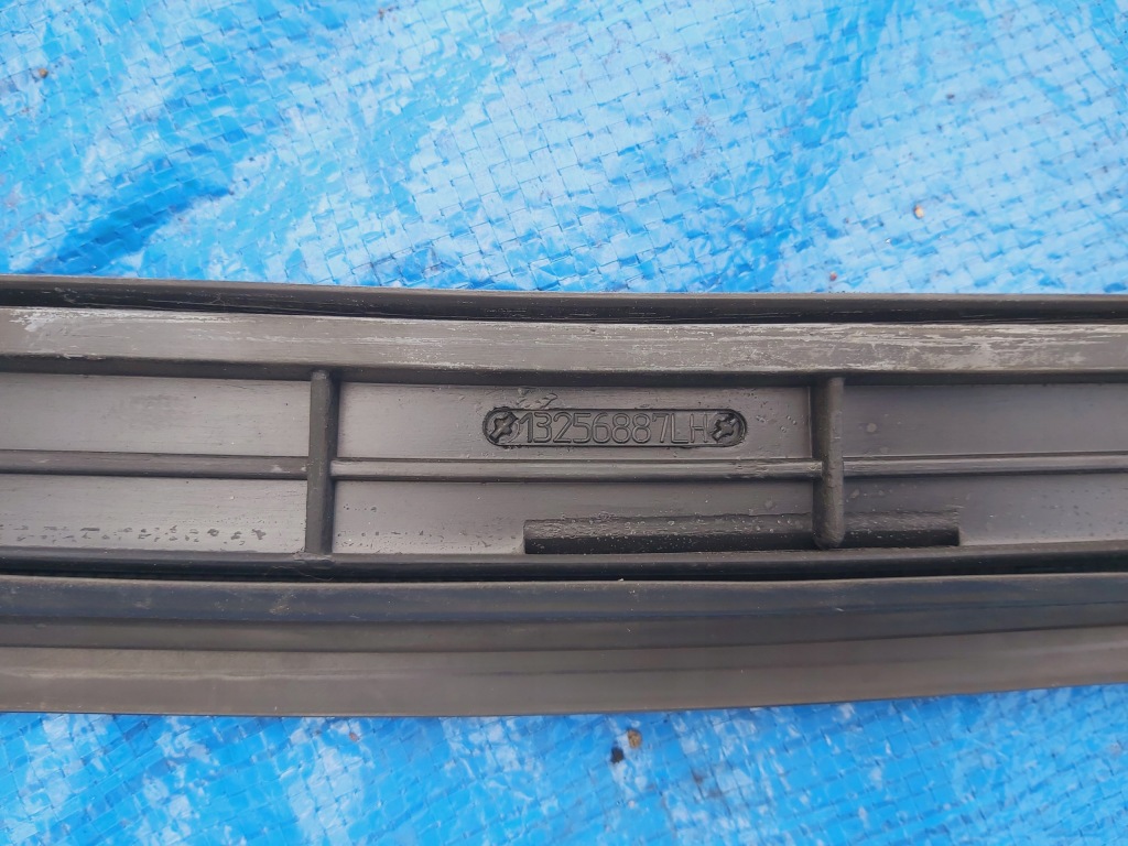 Купити Opel-części | insignia a ущільнювачі двері перед задній комплект  універсал хром 13256887