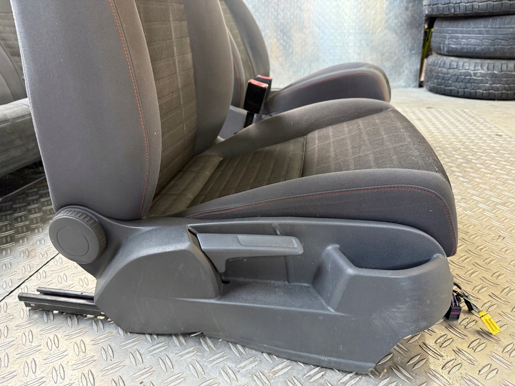 фото №9, Golf v plus 05- сидіння заднє сидіння комплект