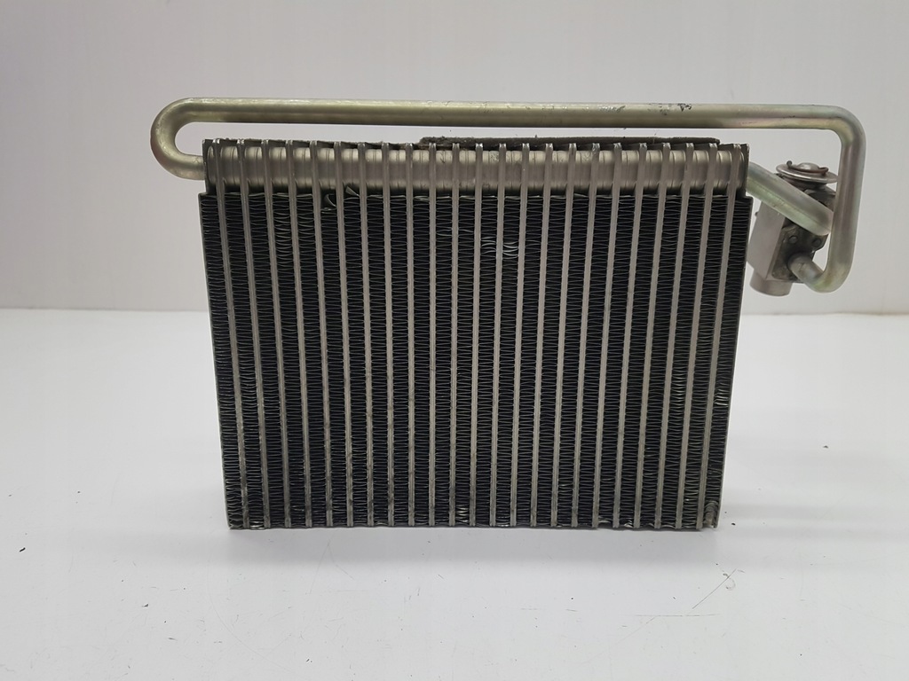 фото №1, 1999 bmw 3 e46 испаритель кондиционера 64116904437