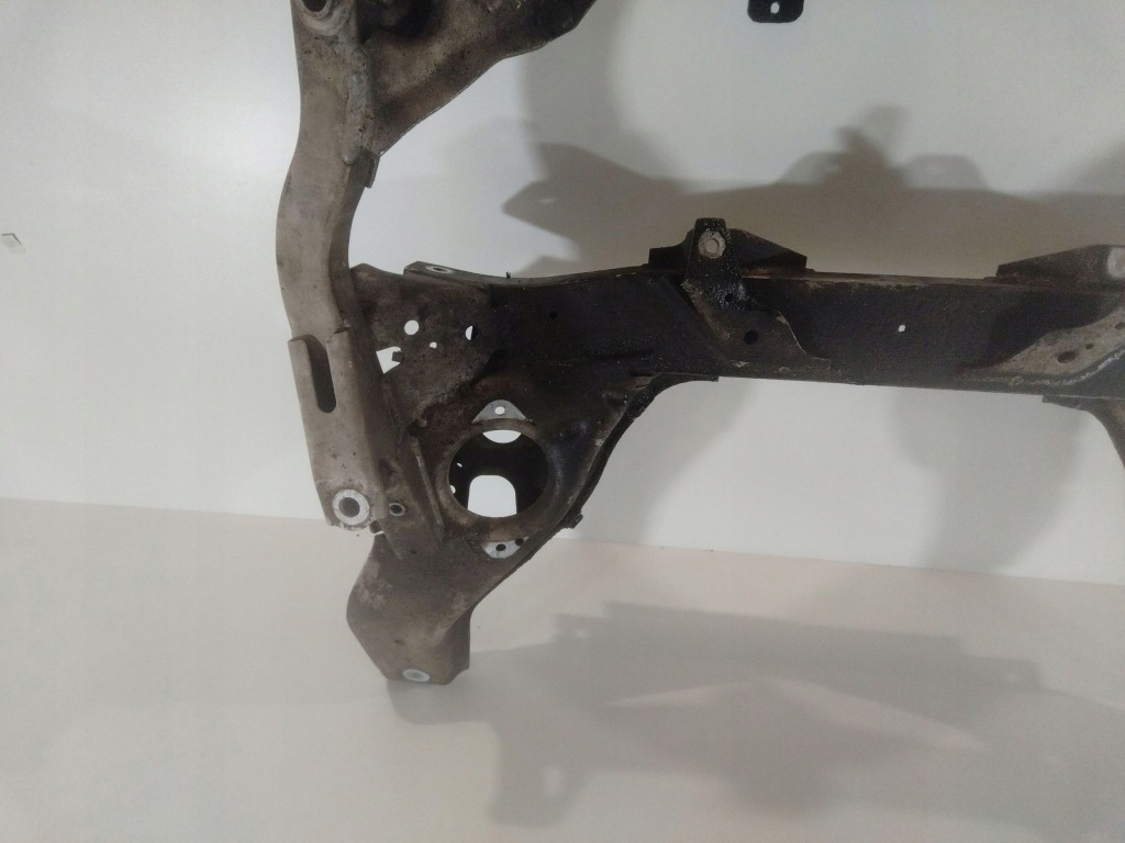 Балка передняя перед bmw 3 e90 e91 31116785639 с Разборки