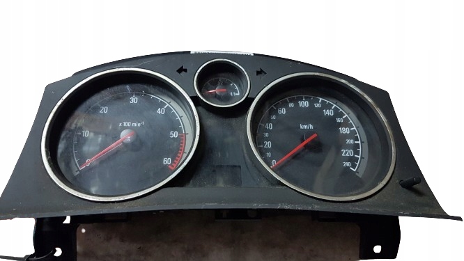 фото №1, Opel zafira b счетчик 13267567 ux