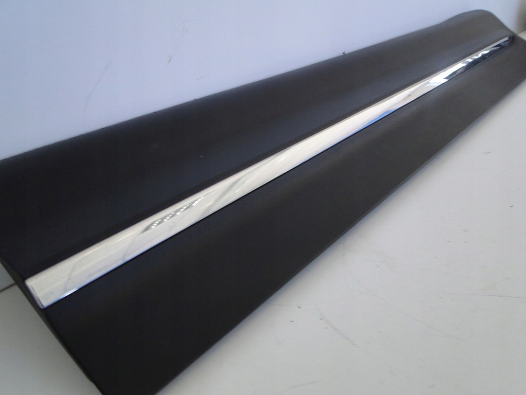 фото №7, Mercedes glb 247 x247 молдинг na двері передні ліва amg