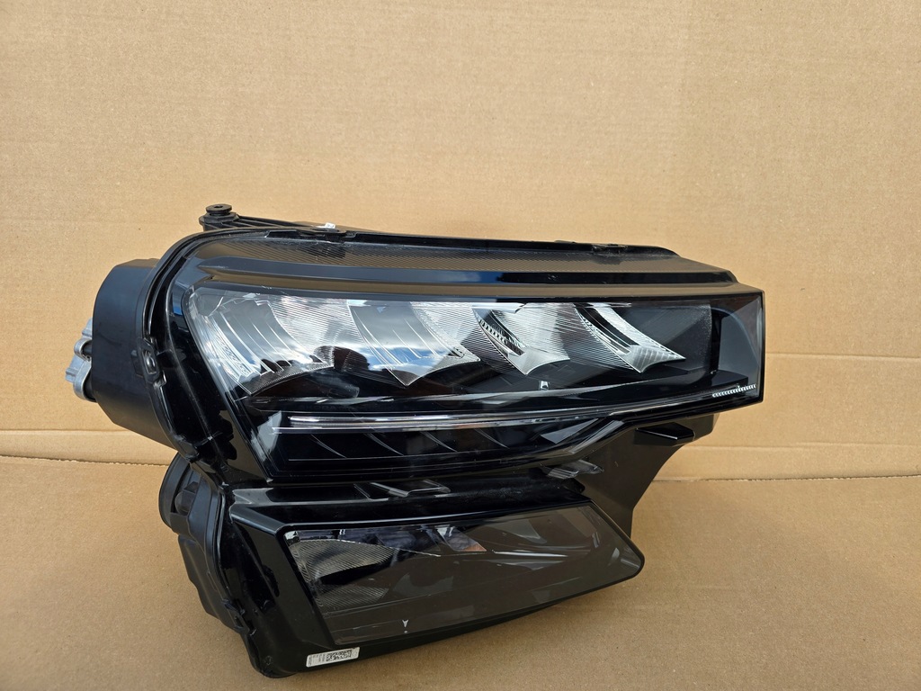 фото №1, Skoda karoq lift лампа права led 57b941010